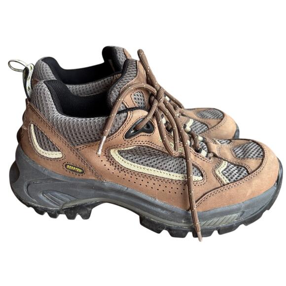 Vasque Womens Goretex Hiking Shoes or Low Rise Boots with Vibram Soles size 8 - Picture 1 of 16